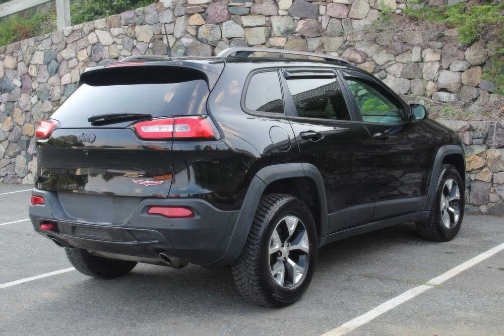 Jeep Cherokee Trailhawk      2018