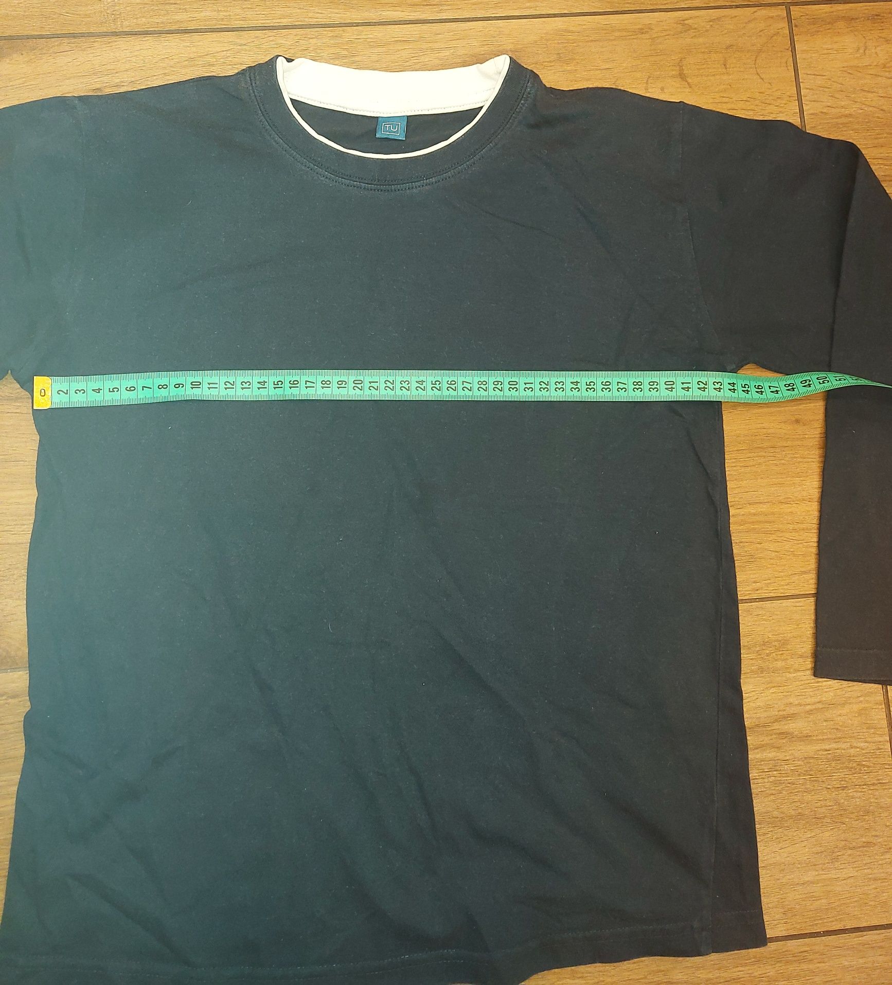 Granatowy T-shirt z długim rękawem r. 146