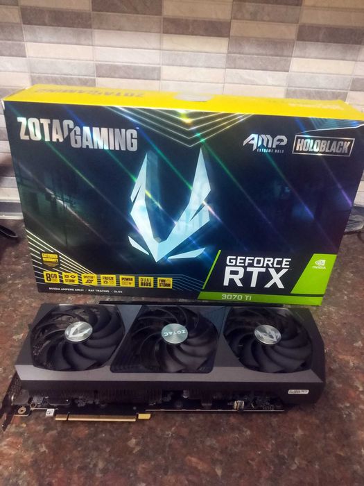 Placa grafica ZOTAC GAMING GeForce RTX 3070 Ti AMP Extreme Holo
