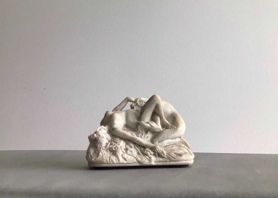 Скульптура  еротична сцена J. Lambeau (1852-1908) St. Petersburg 1882.