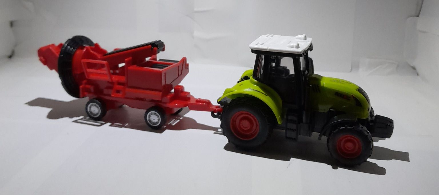 Traktorek Z napędem z przyczepa