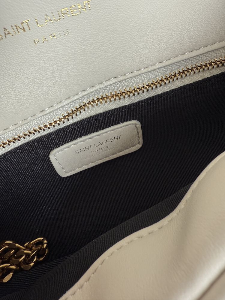 Сумка YSL Yves Saint Laurent Calypso Small in Plunged Lambskin