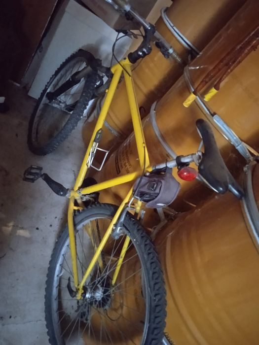 Vendo bicicleta amarela para adulto