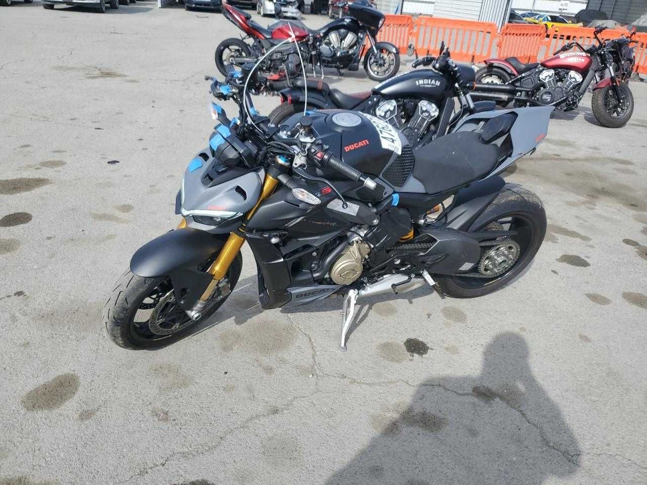 Ducati Streetfighter V4 2024 Року