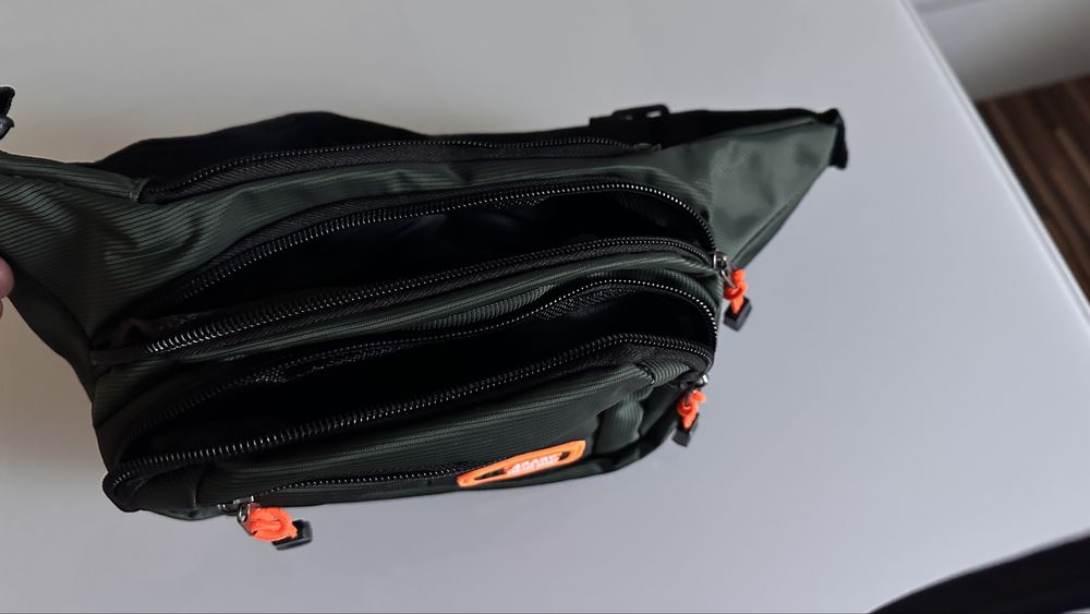 Saszetka meska w zielonym kolorze