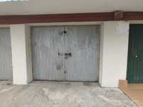 Garagem (capacidade 3 automóveis)