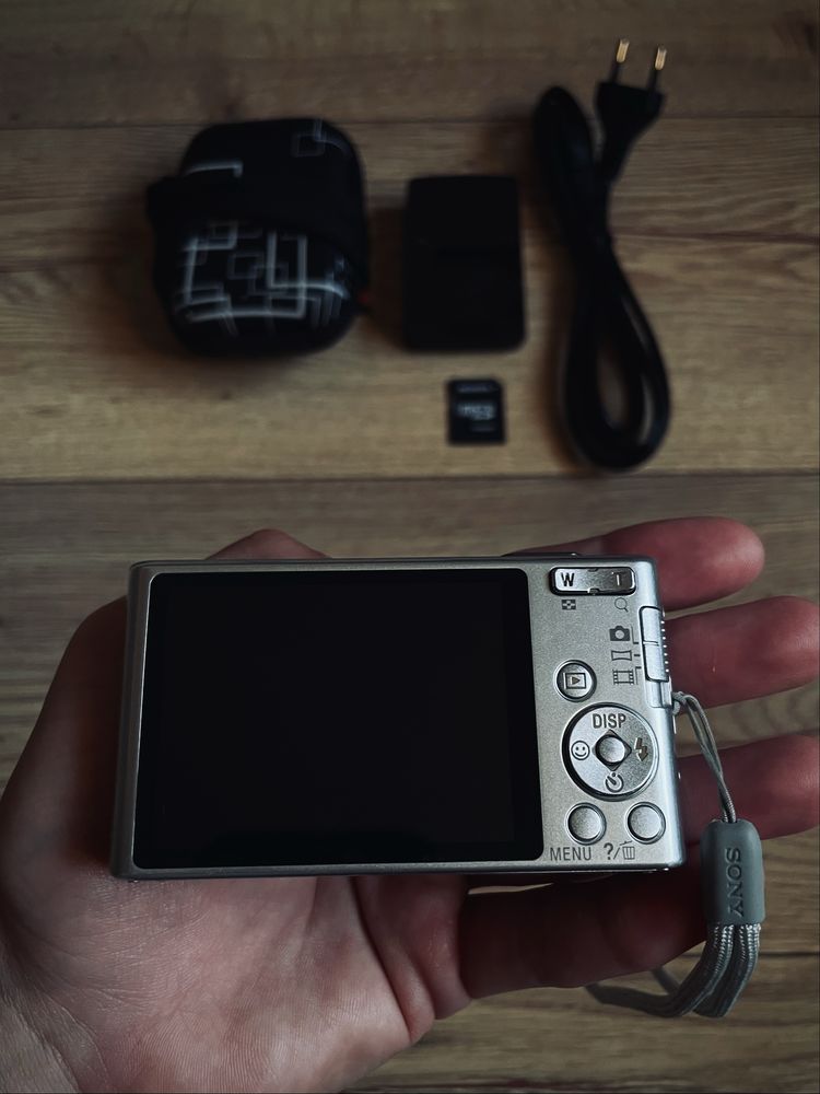 Sony Cyber-Shot DSC-W730 Цифровий Вінтажний Фотоапарат Мильниця