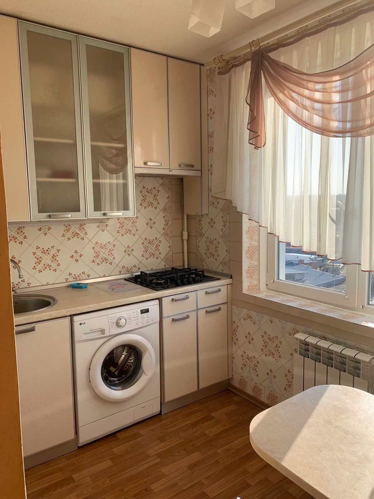 Продам 2ком кварт 46м2, возле м Г Труда,с ремонтом, Сертификат!