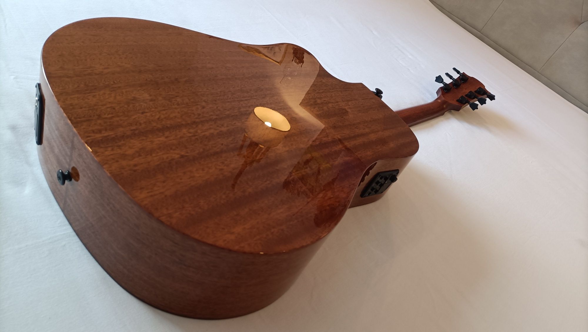 Guitarra Electroacústica Lâg T98DCE Khaya Maciça. NOVA! A ESTREAR!
