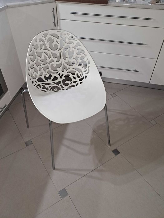 Sprzedam  4 krzesła