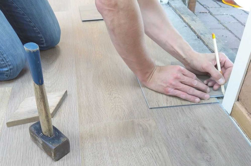 Colocação de Pavimento Vinílico e Pavimento Flutuante