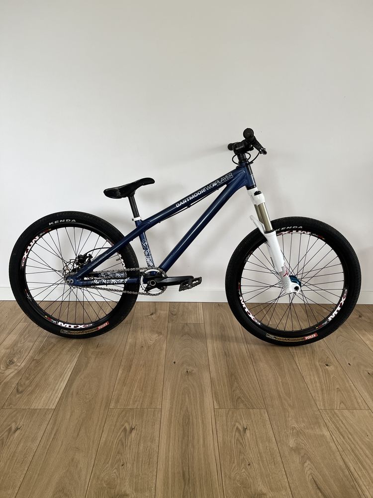 Dartmoor Two4Player Manitou Circus Dirt Street Park Pumptrack