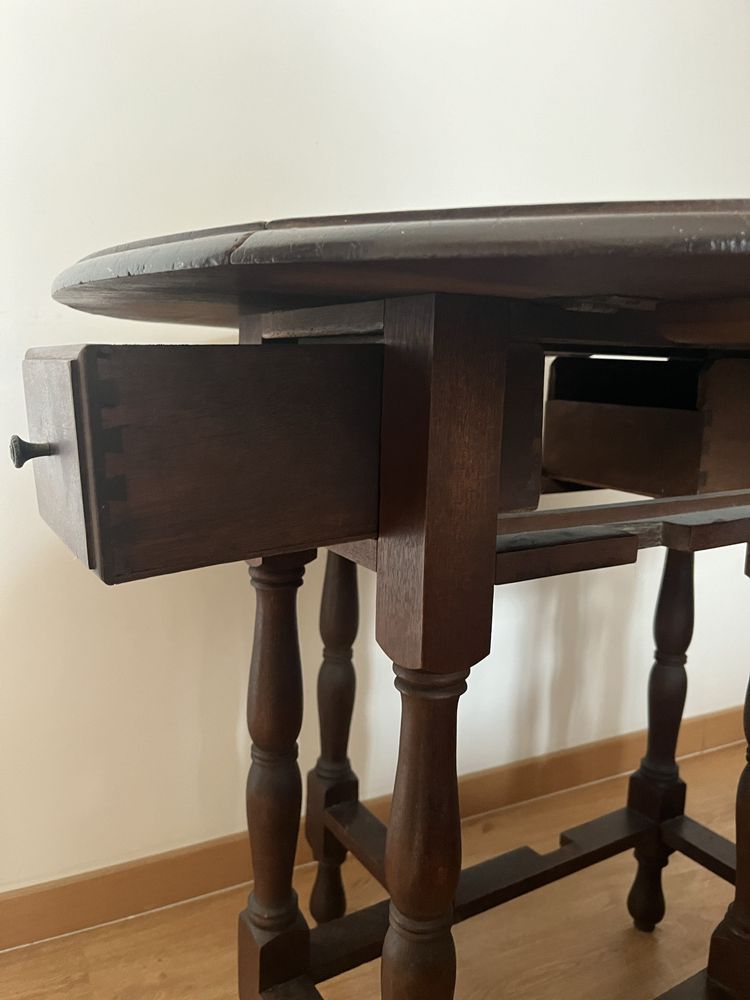 Mesa Dobravel com duas cadeiras