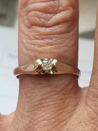 Złoty pierścionek 585 z diamentem