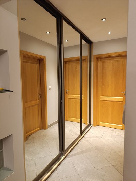 Szafa - drzwi przesuwne z lustrem - garderoba - potrójne