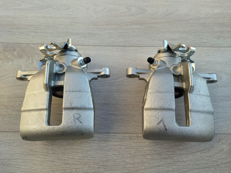 Суппорт супорт задній Транспортер т5 t5