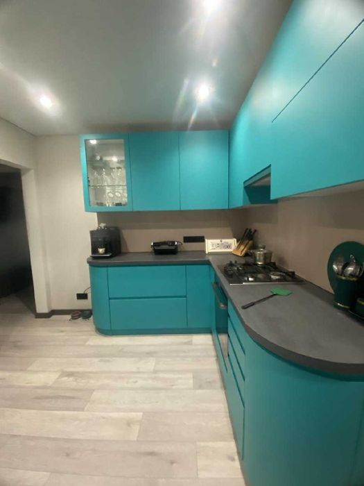 Продаж будинку з СОНЯЧНИМИ панелями та інвертором.