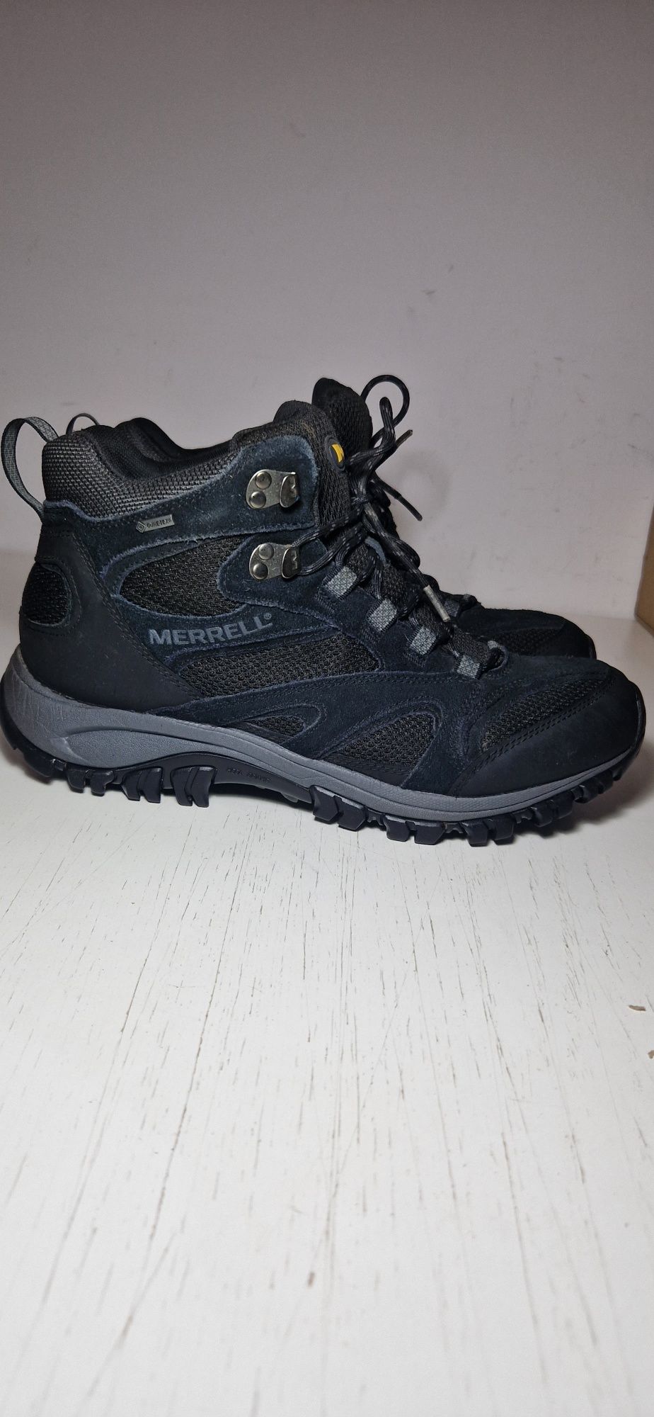 Merrell 46.5.          .
