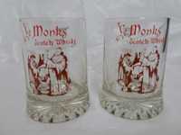 Lote de 2 canecas de Whisky marca Ye Monks