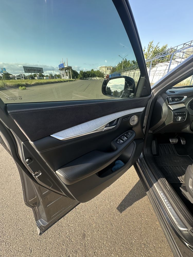Продам Infinity Qx 50 2018 року в максимальній комплектаціі