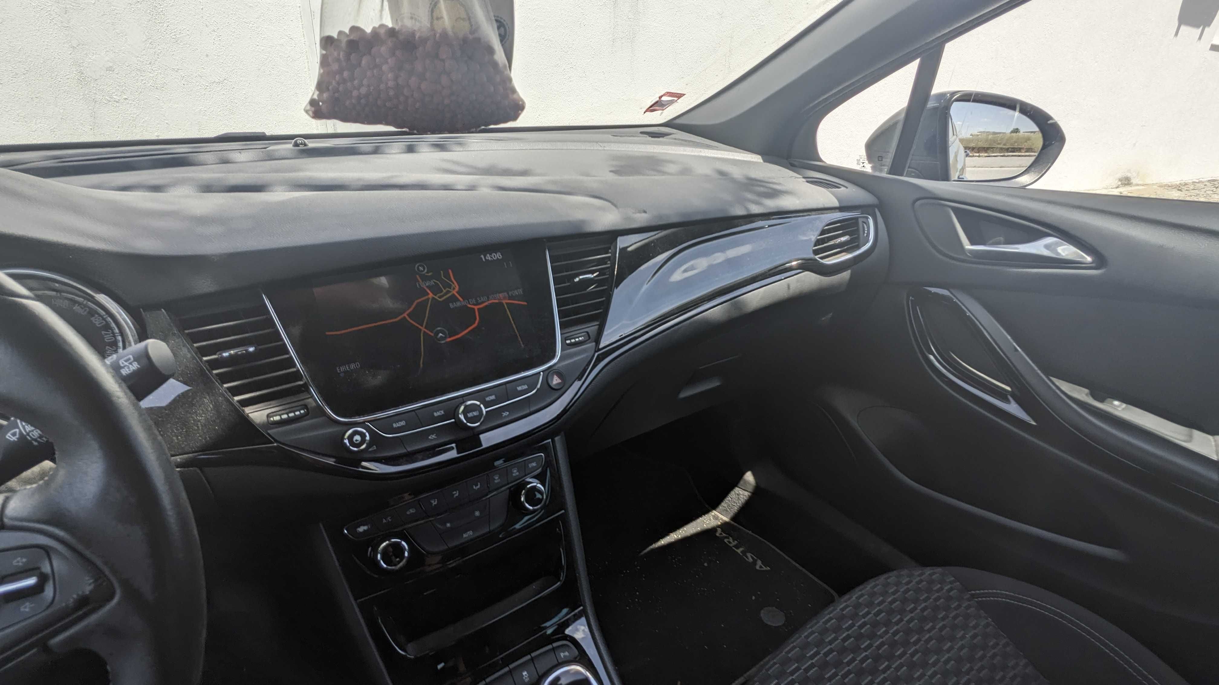Opel Astra CDTI. 110 CV
