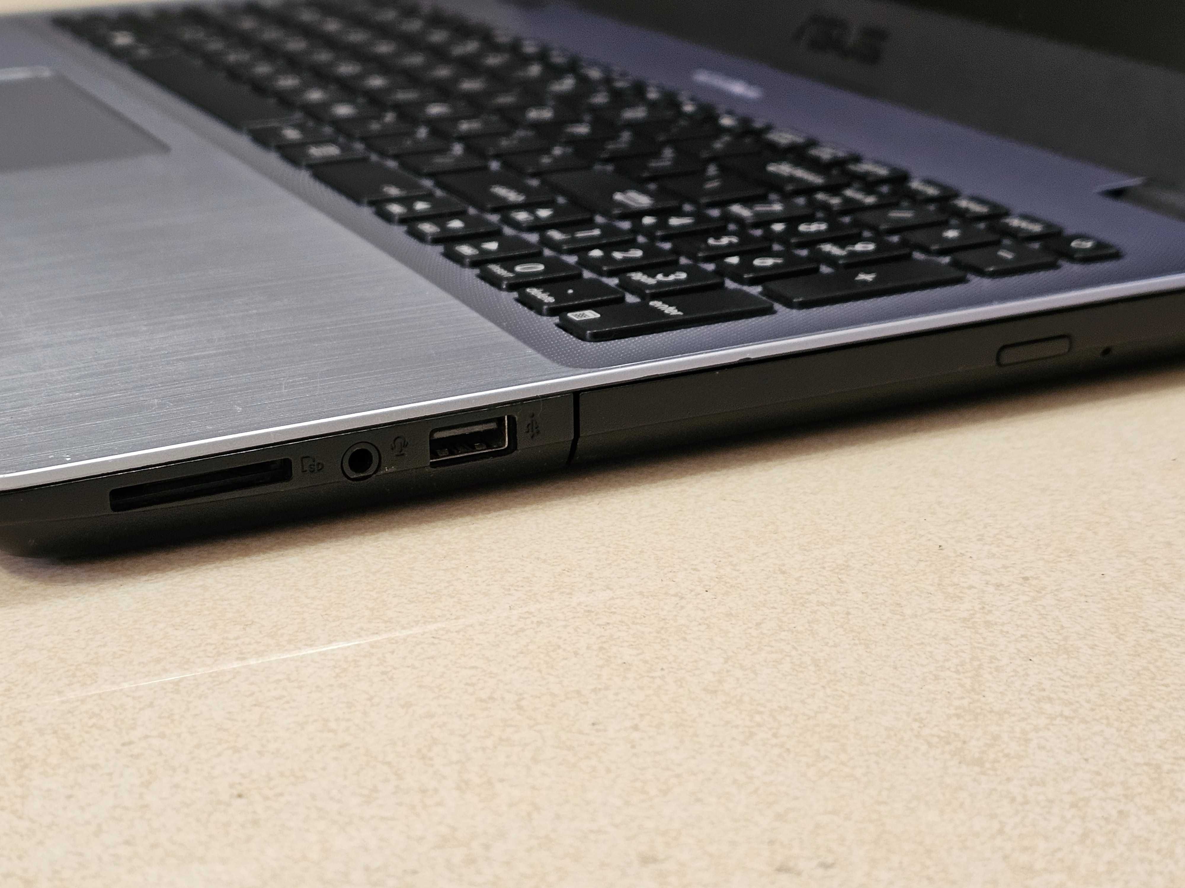 ASUS Vivobook 15,6"/i5/8Gb DDR4/SSD 480Gb/GeForce 940mx 2048Mb DDR5