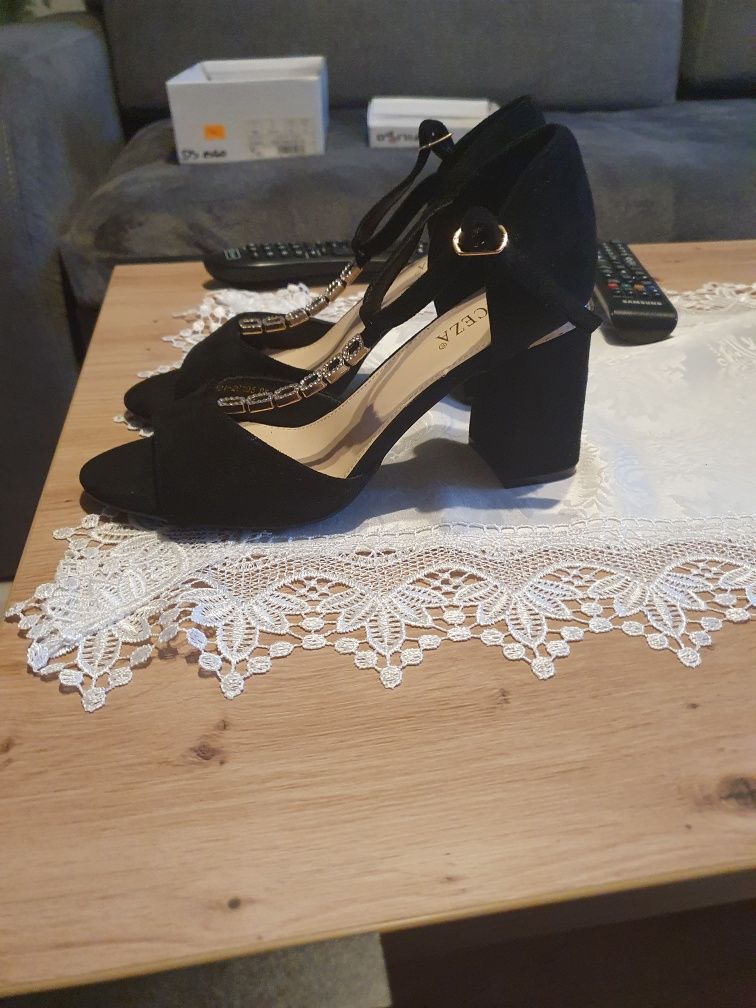 Sandały na słupku roz 38