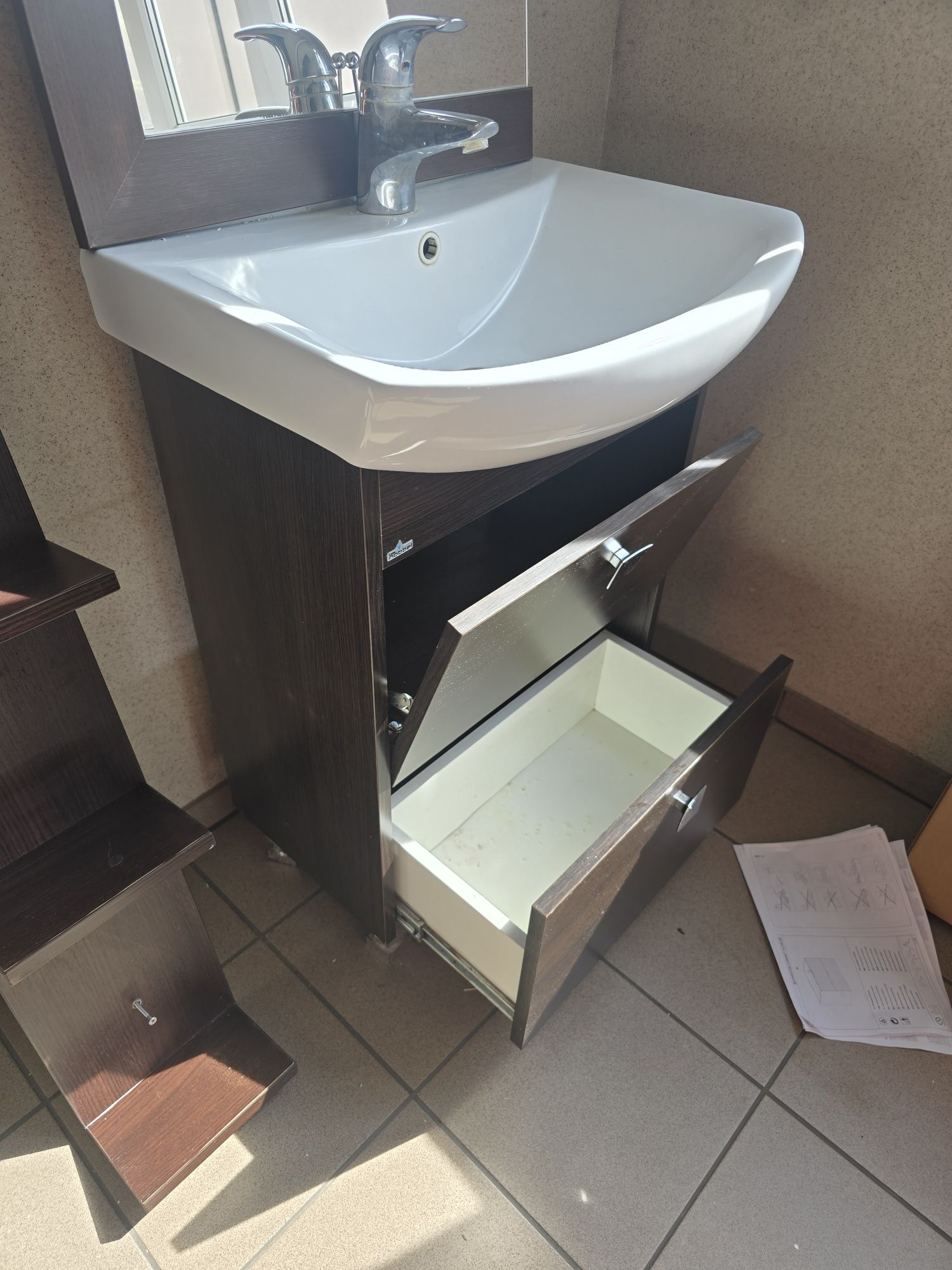 Sprzedam meble łazienkowe, zlew, szafka, lustro oraz  półka