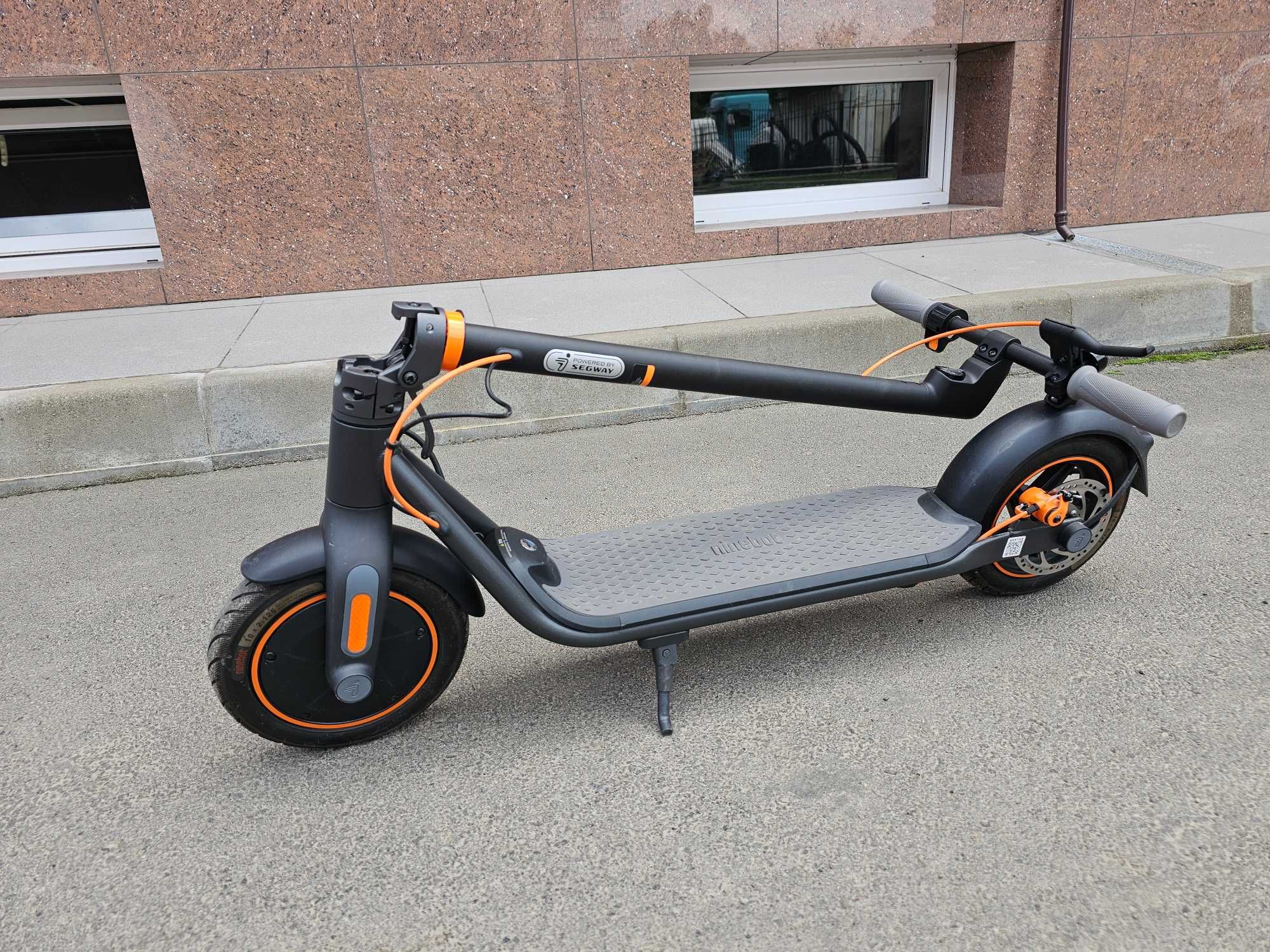 Електросамокат Ninebot KickScooter F40 Black