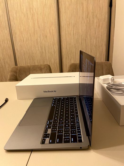 MacBook Air M1 2020 • 8GB RAM • 256GB SSD • Komplet + HUB USB-C