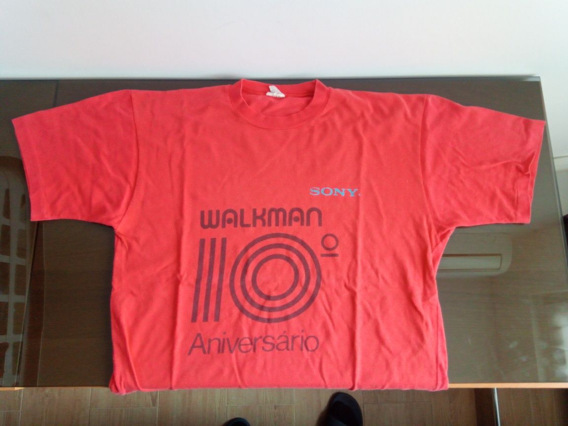 Vintage. T-shirt comemorativa dos 10 anos sony walkman
