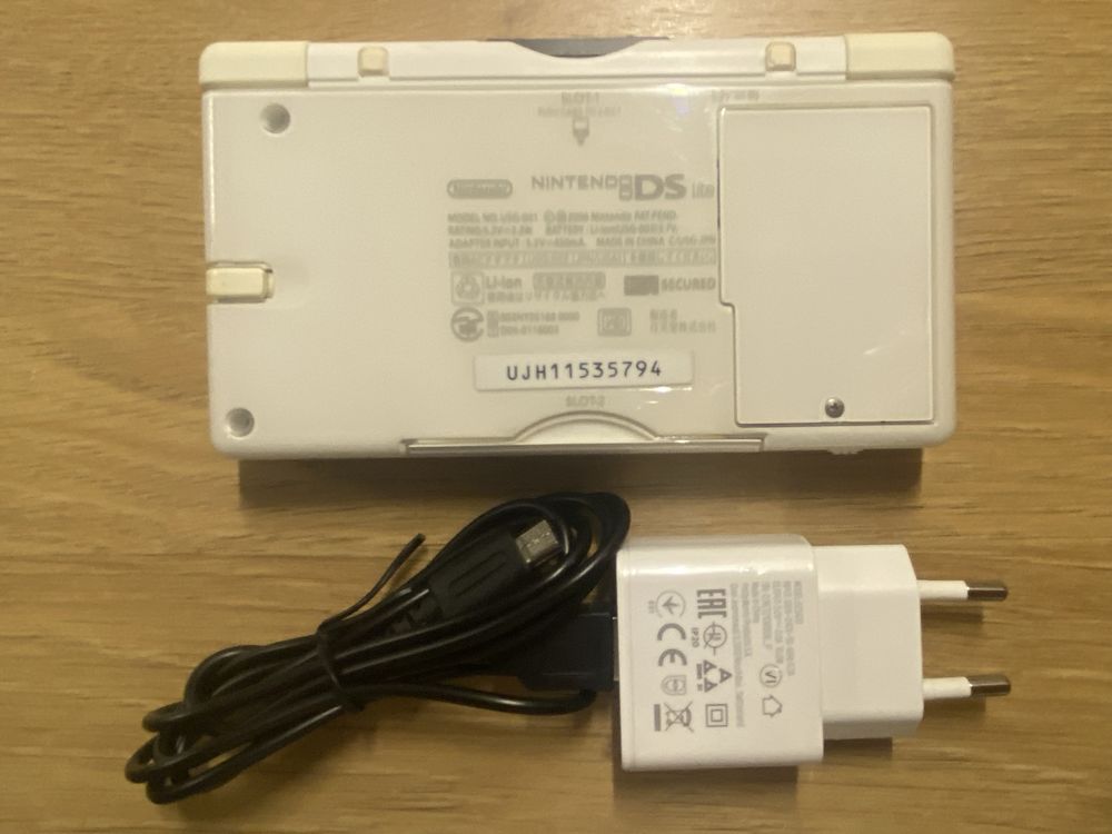 Konsola Nintendo DS lite white r4 i 31 gier