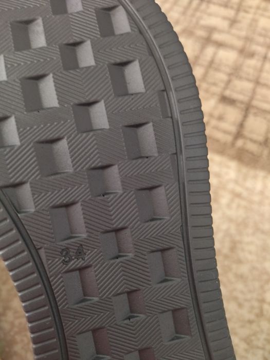 Ботинки зимние .