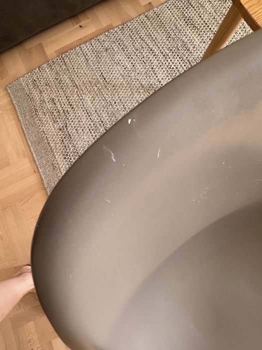 Szare krzesło w stylu loftowym, industrialnym