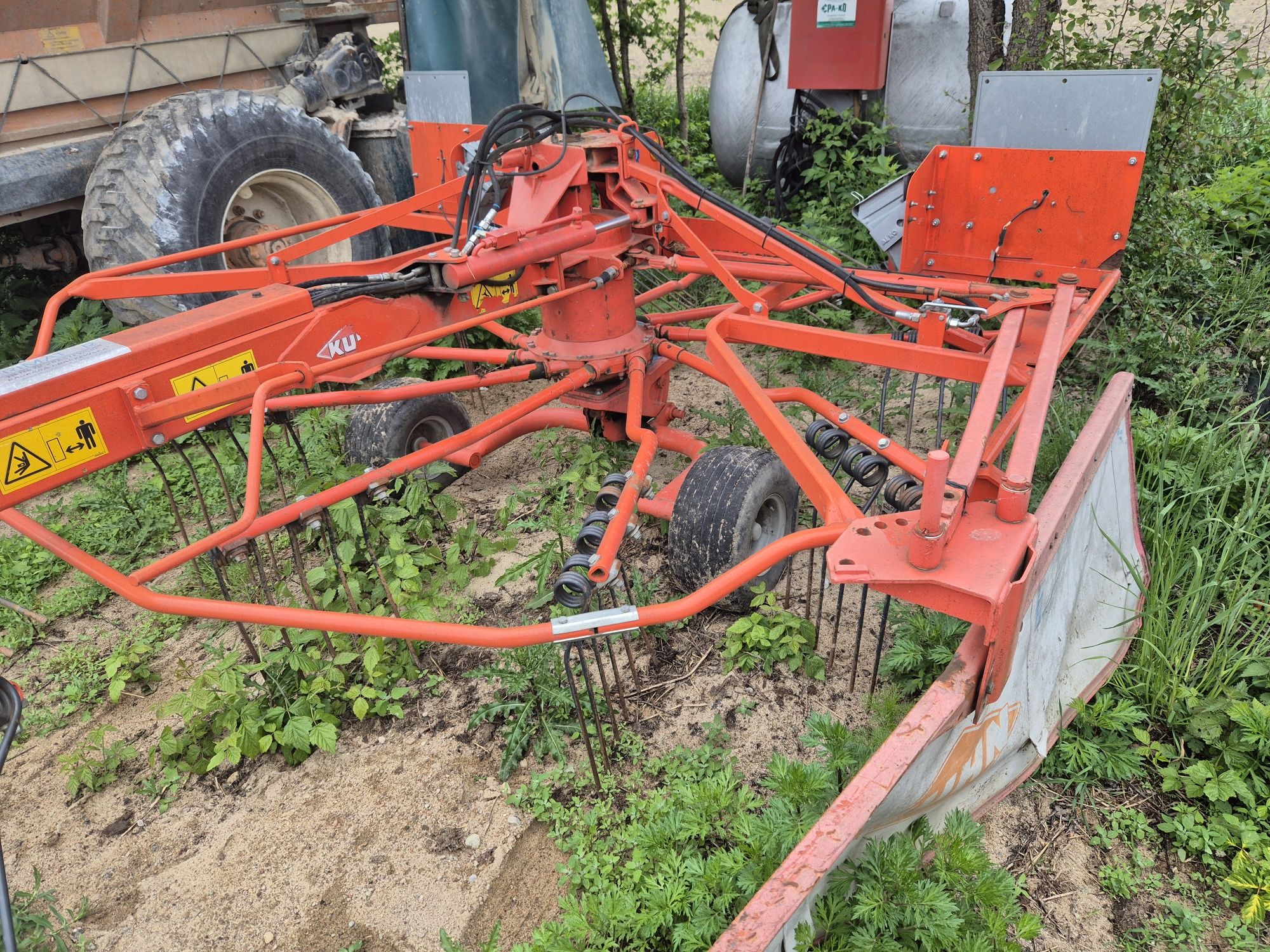 Zgrabiarka dwukaruzelowa KUHN GA 6002. Okazja.