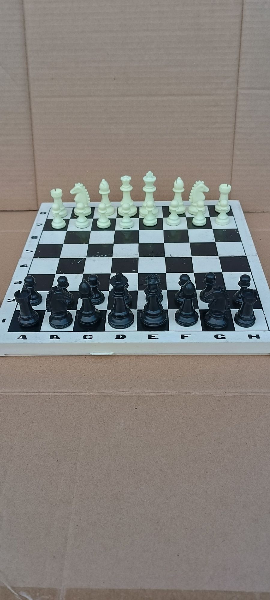 Шахматы пластиковые шашки