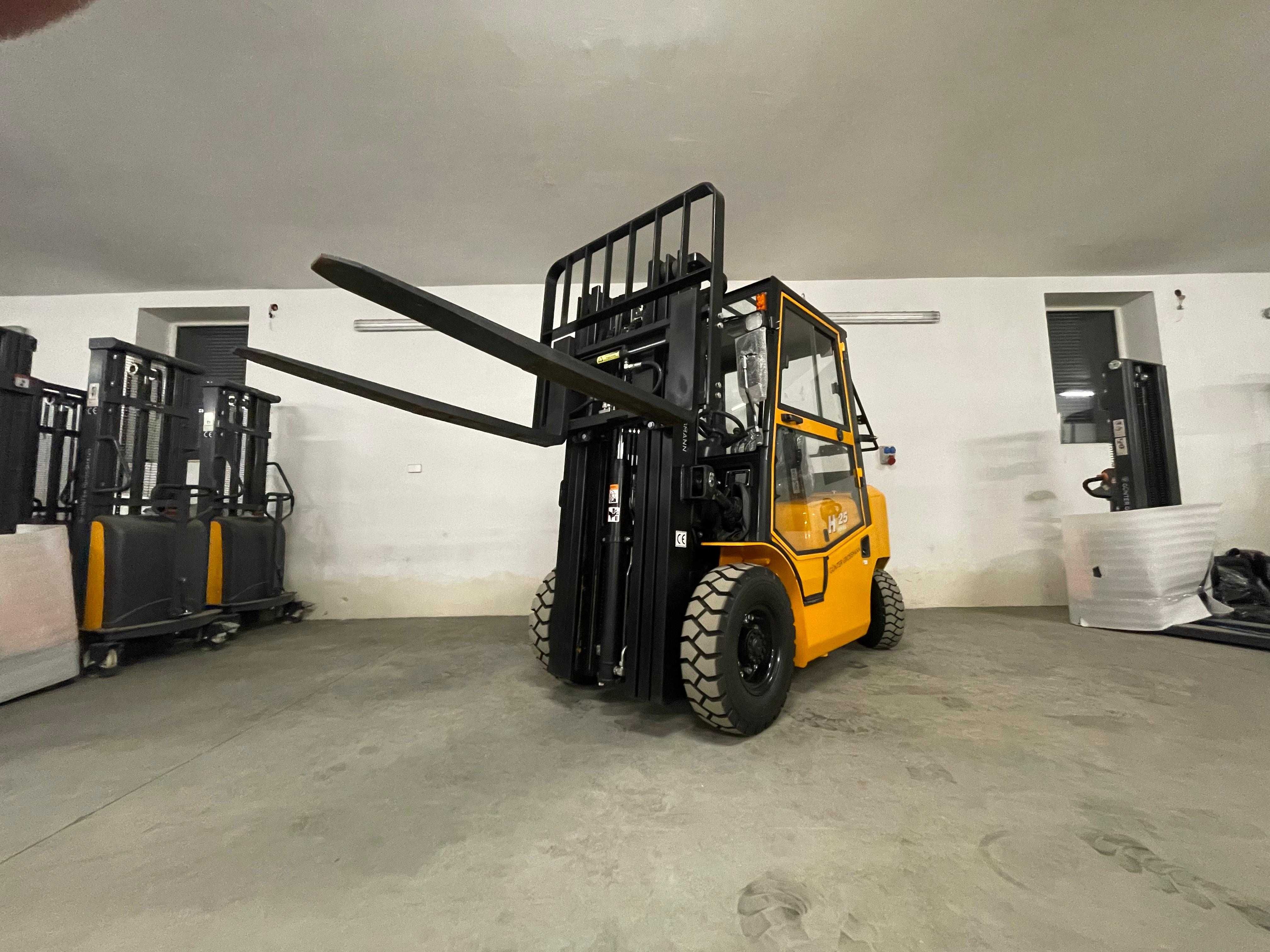 Nowy wózek widłowy 2,5T Triplex 4,5m Kabina  Gunter Grossmann