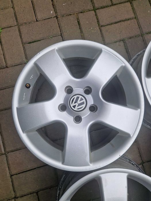 Felgi aluminiowe VW 16 cali 5x112 4szt