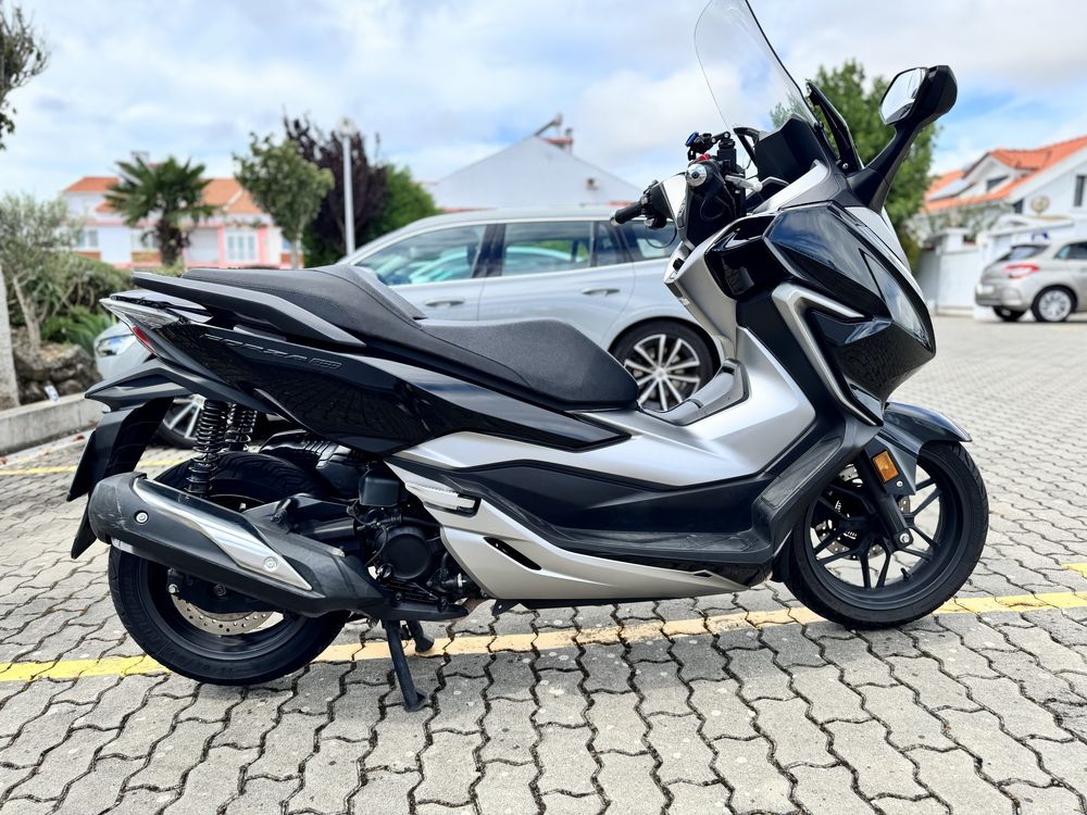 Honda Forza 300 como nova