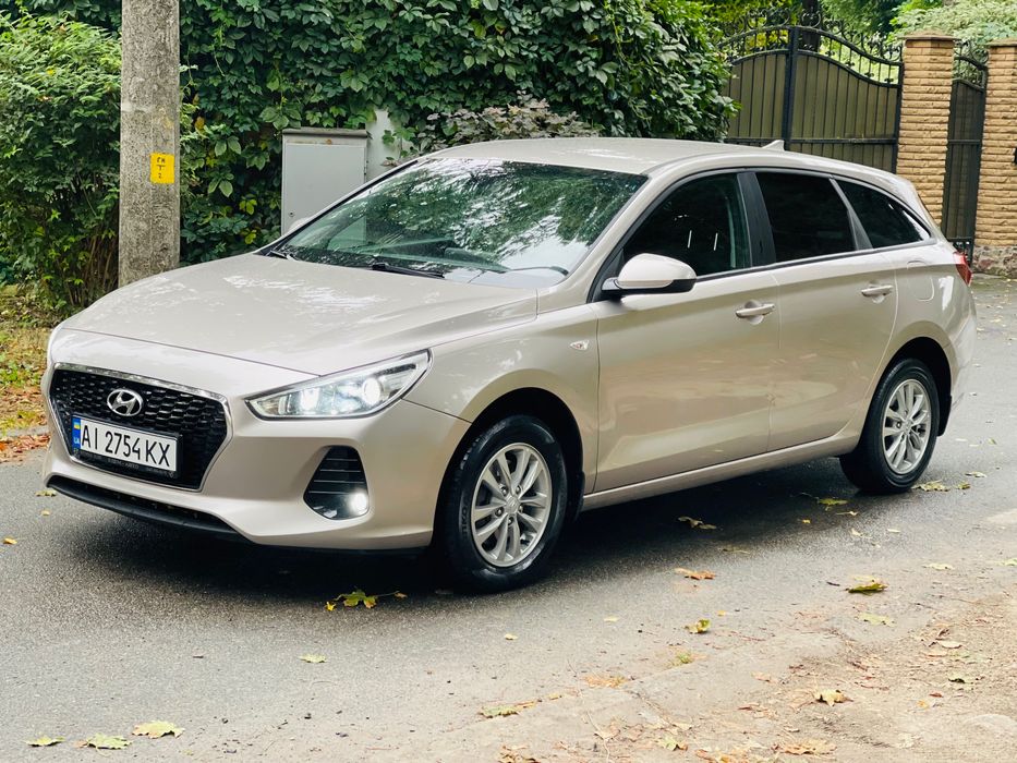 Хюндай I-30 Автомат универсал газ/бензин! Не крашена!