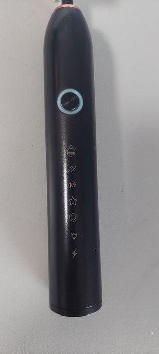 Продам электрическую зубную щётку