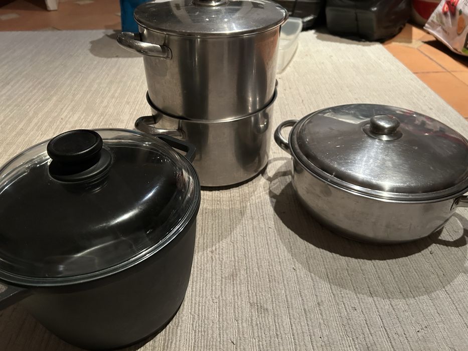 Conjunto três panelas e um tacho ótimas marcas