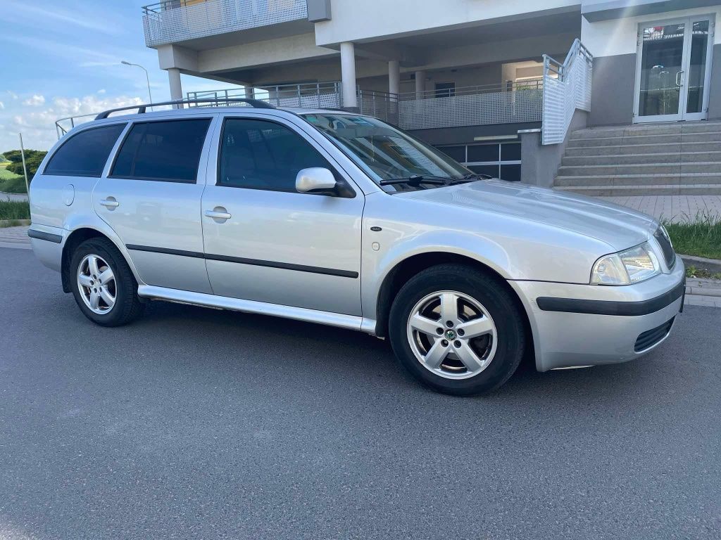 Škoda Octavia Tour 2.0 Benzyna Automat