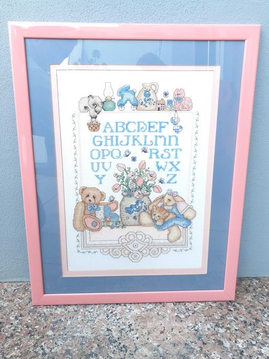 Quadro bordado à mão p/ quarto de criança