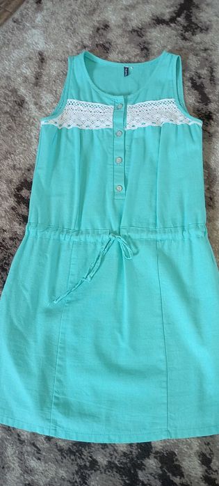 Лляна сукня з мереживом