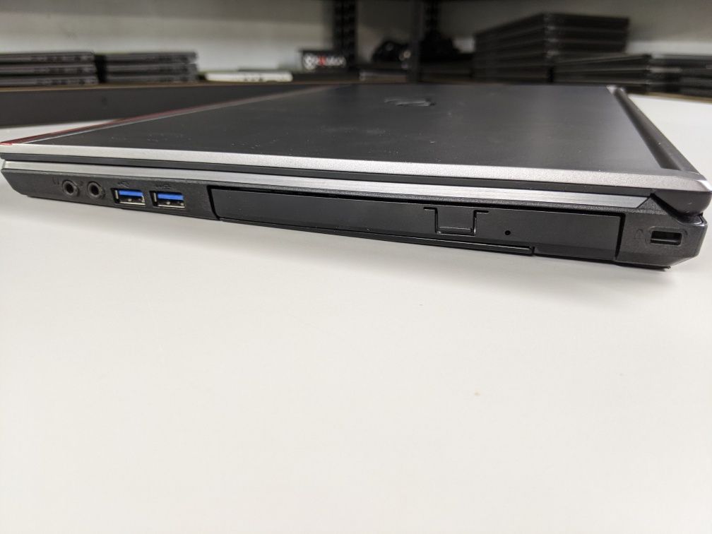 Ноутбук Fujitsu e756 15.6 FulHd IPS   intel i5 6200u 8/256