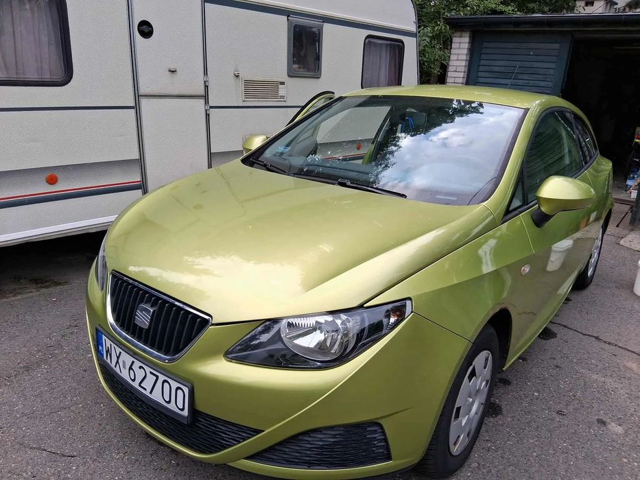 Seat Ibiza pierwszy właściciel, kupiony w salonie, mały przebieg, garażowany.
