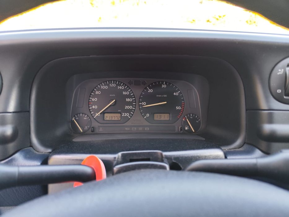 Vw vento 1.9 td 1993 com avaria.
