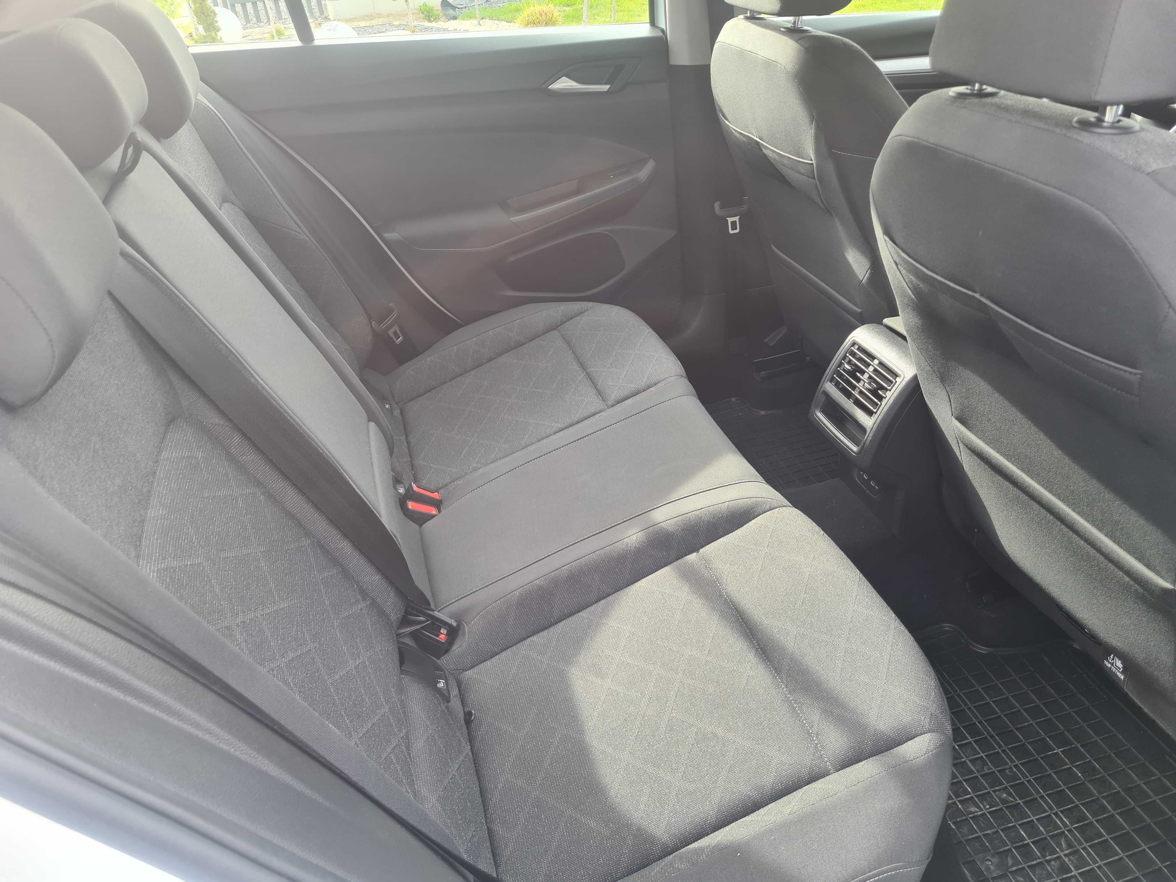 Volkswagen golf VIII life vw golf 8 bezwypadkowy salon Polska