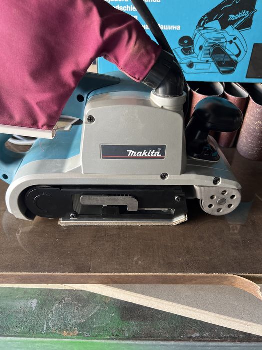 Lixadeira de rolo Makita 9403